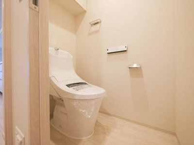 【トイレ】 | OPUS RESIDENCE SHINSAIBASHI SOUTH | ゆったりとした空間のトイレです