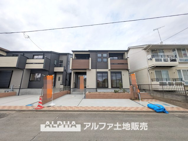 昭島市福島町３丁目の新築一戸建の前面道路含む現地写真
