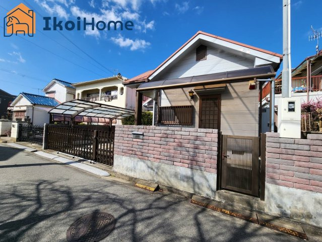 明石市沢野2丁目　中古戸建の外観|●年中無休：見学時間9:00～20:00・当日予約可●敷地面積は約55坪あり、３LDK、2980万円となっています。近隣には商業施設が充実しており生活に便利です。