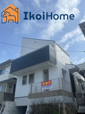 明石市朝霧南町　中古一戸のエントランス|～ご見学に関して～平日や夜間でもご案内可能。決まったお時間で身動きが取れない方も臨機応変に対応します