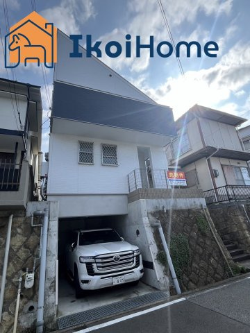 明石市朝霧南町　中古一戸の駐車場|●年中無休：当日予約可●西区、垂水区、明石市初。弊社は契約前に中古戸建の住宅診断を無料で行っています