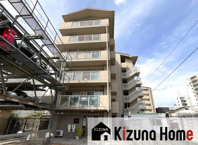 【外観】 | ペルル伏見桃山Ⅱ | こちらのマンションは京阪本線『中書島駅』徒歩4分の嬉しい立地。『伏見大手筋商店街』が徒歩圏内にあり暮らしやすい周辺環境です！