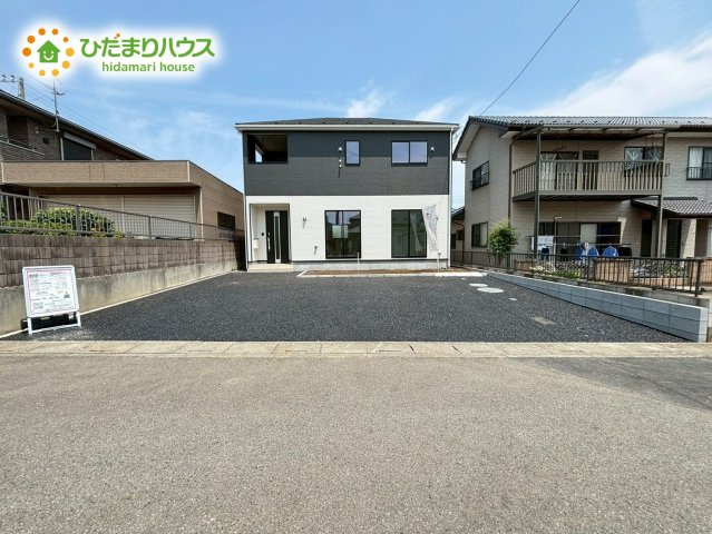 本庄市児玉町児玉南　第4　新築一戸建て　クレイドルガーデン　01の駐車場|車3台以上停められるゆとりのある駐車スペース！