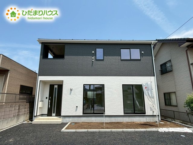 本庄市児玉町児玉南　第4　新築一戸建て　クレイドルガーデン　01の外観|玄関ポーチがあるので、宅配や来訪者の応対がスムーズにできます
