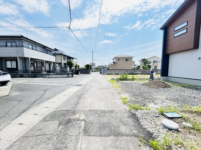 新築　高崎市日高町　3号棟の前面道路含む現地写真|現地写真　北側接道幅員約6.4ｍ