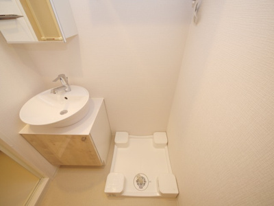 【設備】 | エスリード新大阪ザ・プレミアEAST | 洗濯機置き場です