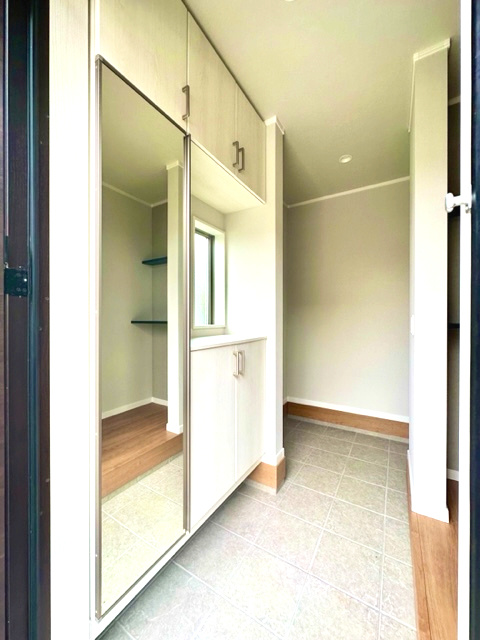 春日部市大字大場　中古戸建の玄関