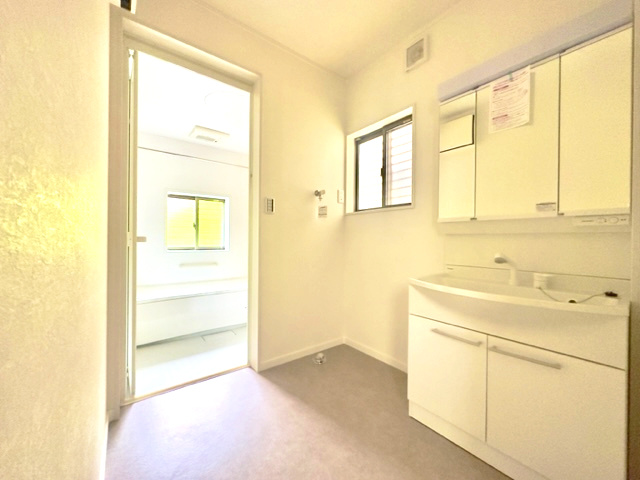 春日部市大字大場　中古戸建の独立洗面台