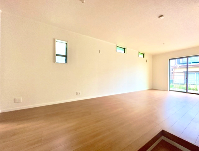 春日部市大字大場　中古戸建の居間・リビング