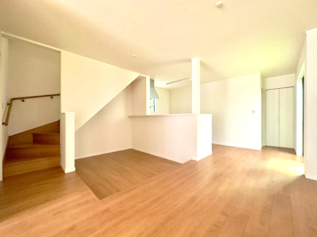 春日部市大字大場　中古戸建の居間・リビング