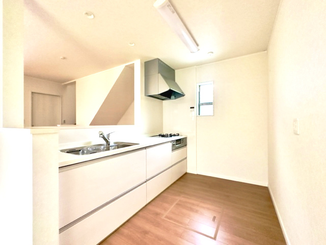 春日部市大字大場　中古戸建のキッチン