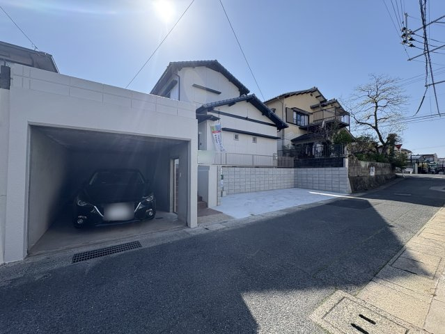 RESET HOUSE－リセットハウス－小倉北区篠崎4丁目の外観|堀車庫にも駐車できます♪
 【小倉北区篠崎・リノベーション中古戸建】