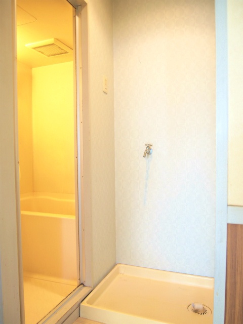 ワンバイワン【キャッシュバック対象物件】の洗面所|明るい洗面所です
