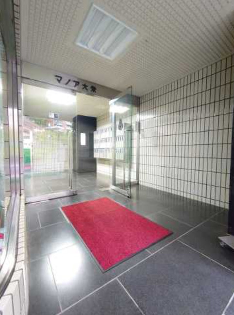 マノア大栄のエントランス