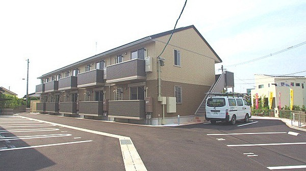 プランドールの駐車場|車をお持ちの方に嬉しい駐車場付きの物件です