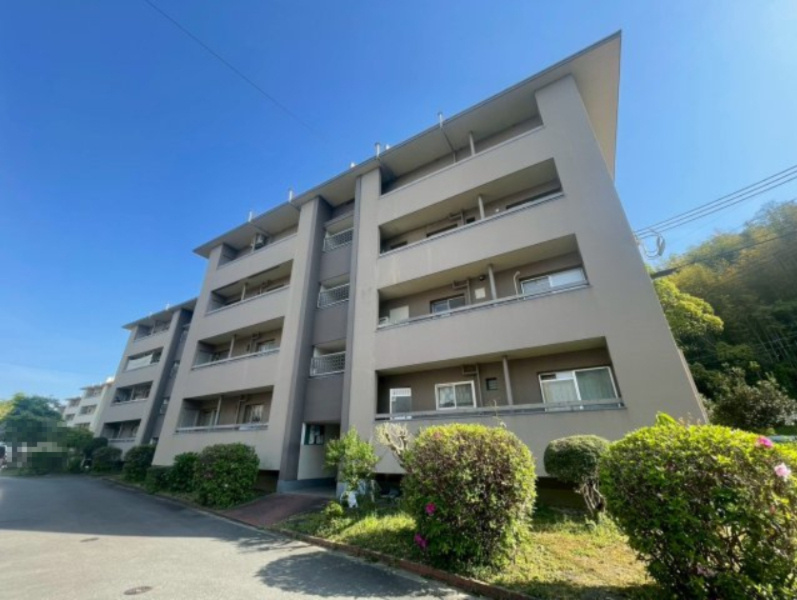 南円明寺ヶ丘団地15棟の外観|南円明寺ヶ丘団地15棟
外壁塗装済み外観です。