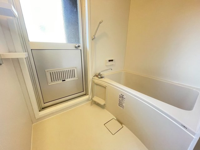 南円明寺ヶ丘団地15棟の浴室|追い炊き機能付きユニットバスです(^^)