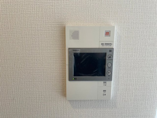 【セキュリティ】 | エスリード新大阪ザ・プレミアEAST | モニター付きインターホンです
