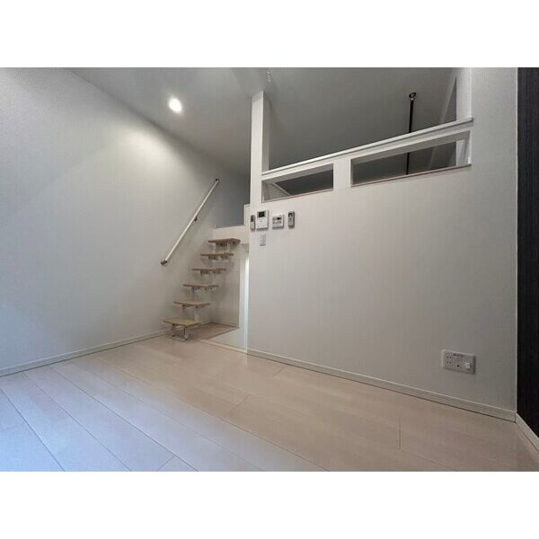 SANCTUARY　名古屋市賃貸　仲介手数料無料の居間・リビング