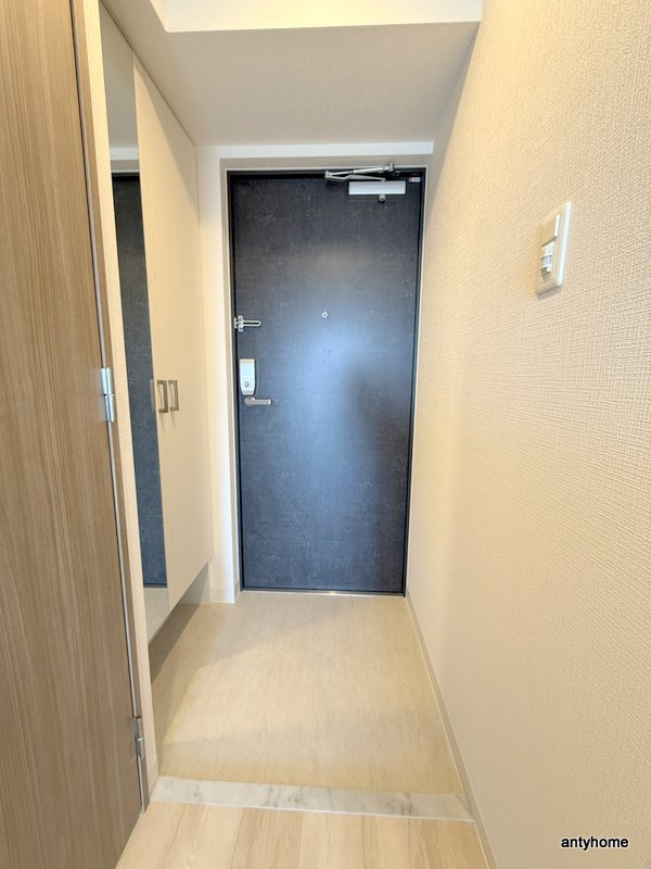 エスリードザグラン大阪ノース　仲介手数料無料の玄関