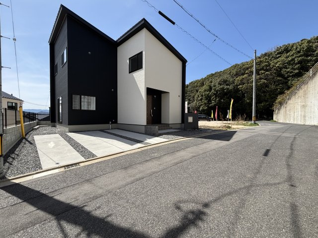 新築戸建　長楽寺1丁目の前面道路含む現地写真