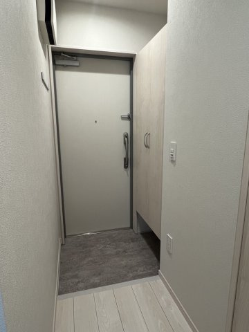 アーバングランデ市川の玄関