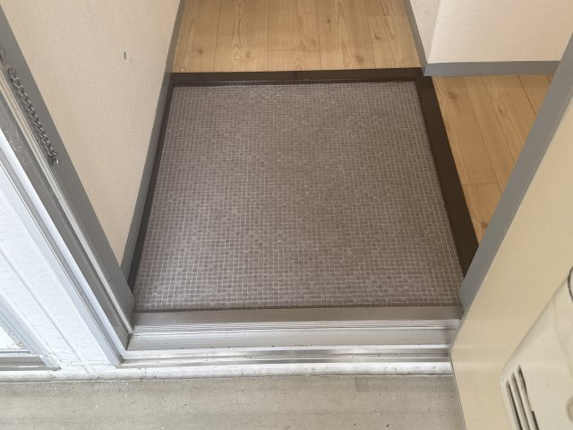 シャトー大半田　Ⅰ棟の玄関