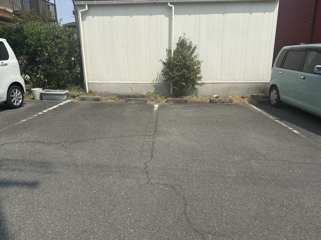 シャトー大半田　Ⅰ棟の駐車場