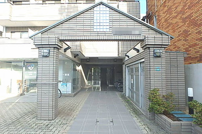 【エントランス】 | コートハウス高松　※4/6退去 | 清潔なエントランスです