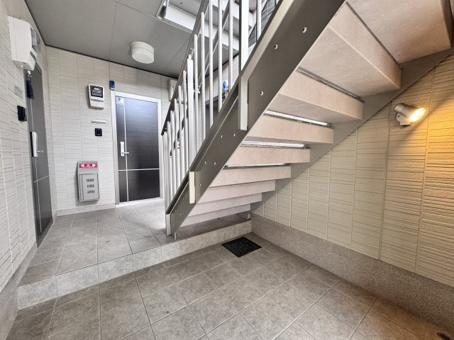 セジュールクレスト桂川のエントランス