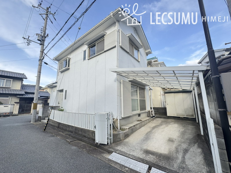 姫路市御立中2丁目/中古戸建の駐車場