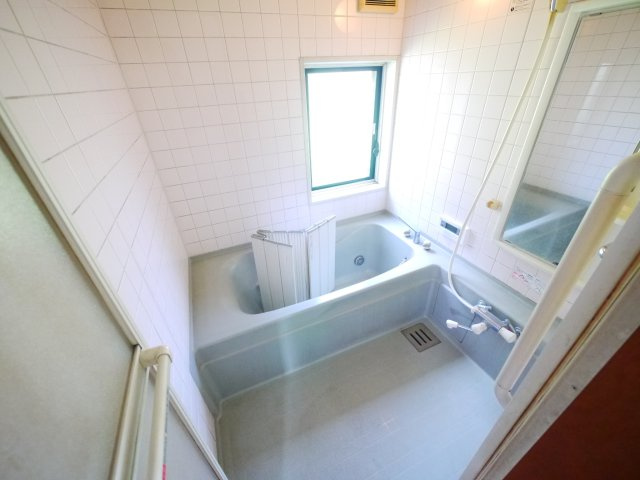 茂原市渋谷　中古戸建の浴室|駐車2台可車種制限あり）外装リフォーム済み令和7年4月オール電化IHクッキングヒーター 太陽光発電