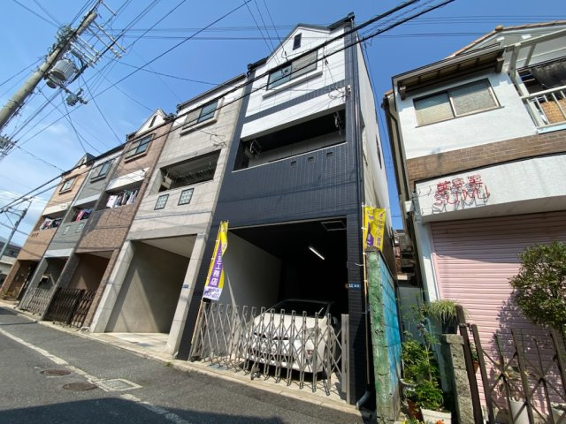 サン・タウン北条４丁目戸建の前面道路含む現地写真|■違う角度からの綺麗な外観ですよ♪♪