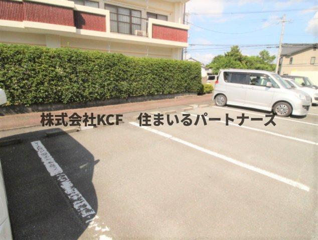 池松コーポⅠの駐車場|駐車場に車を止められます