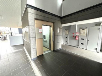 【エントランス】 | エレベーター