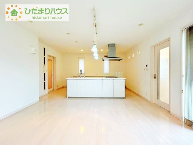 【居間・リビング】 | つくば市要　中古戸建 | 吾妻中学校申請エリア、弊社売主の物件なので保証付きとなります。（詳細はお問い合わせください）