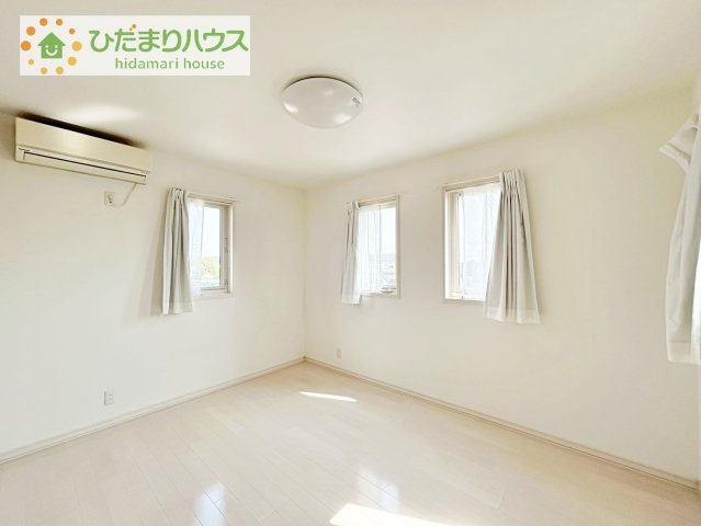 【洋室】 | つくば市要　中古戸建 | ２面採光の各居室は日中の日当たりも◎