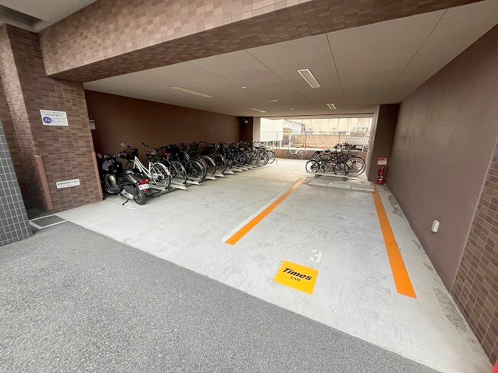 アドバンス新大阪Ⅲの駐車場