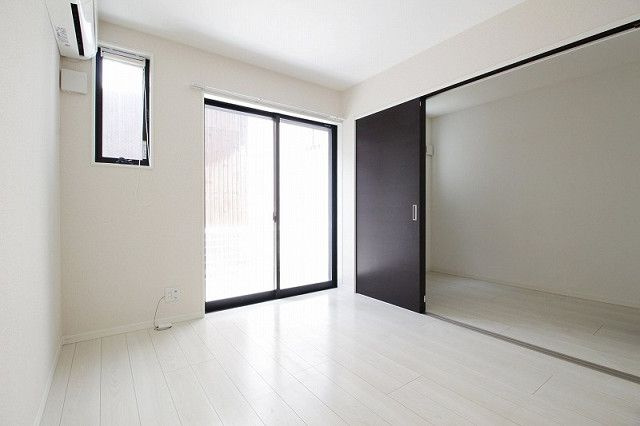 【洋室】 | エスペランサ吉塚 | 現況優先。別号室の写真になります。