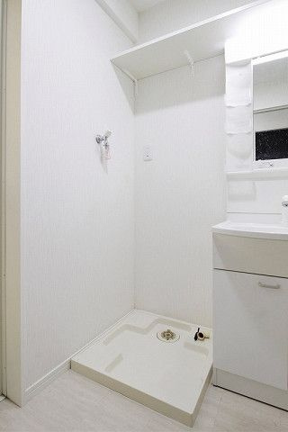 【洗面所】 | エスペランサ吉塚 | 現況優先。別号室の写真になります。
