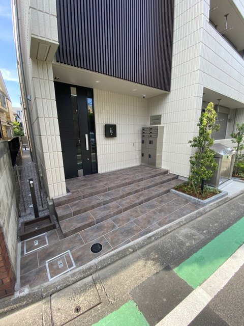 リーフテラス北沢のエントランス|オートロック付きのエントランス
