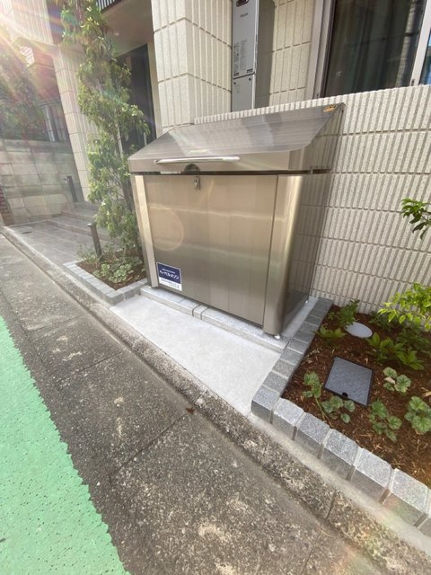 リーフテラス北沢のその他共用部分|ゴミストッカー