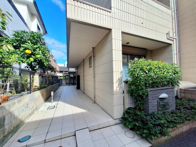 エスポワール浦和のエントランス