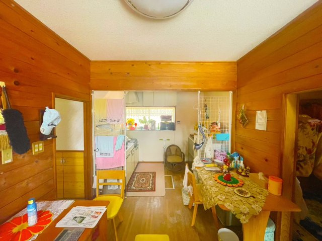 那須町高久乙　中古別荘【貸別荘不可】の居間・リビング