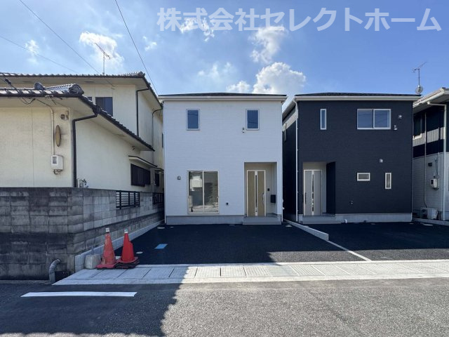 耐震+制震の家 大門町1丁目：住宅性能取得物件 2号棟の前面道路含む現地写真|★先着順販売受付開始！
◎耐震+制震の家 大門町1丁目：住宅性能取得物件 2号棟
◎住宅性能評価取得
◎価格への挑戦と性能にもこだわった家
◎ハローズ徒歩7分
◎大津野小徒歩10分
◎大門駅徒歩6分