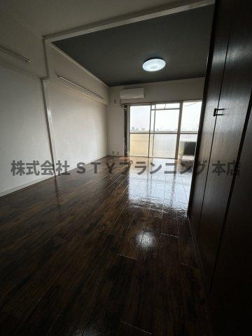 仲介手数料０円！村上ハイツの居間・リビング