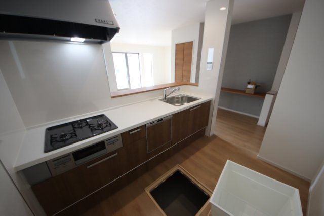 《仲介手数料無料》南区大字太田窪2965-3新築一戸建てFiTのキッチン|撮影日 2025年6月27日 16:15 晴れ