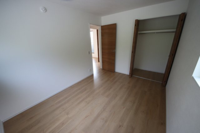 《仲介手数料無料》南区大字太田窪2965-3新築一戸建てFiTの洋室|撮影日 2025年6月27日 16:15 晴れ