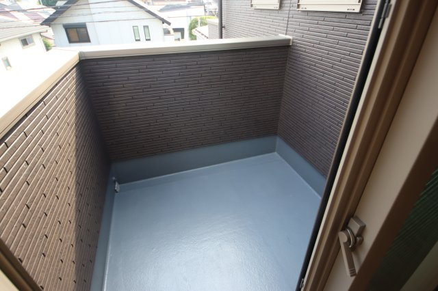 《仲介手数料無料》南区大字太田窪2965-3新築一戸建てFiTのバルコニー|撮影日 2025年6月27日 16:15 晴れ