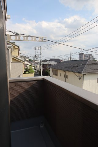 《仲介手数料無料》南区大字太田窪2965-3新築一戸建てFiTのバルコニー|撮影日 2025年6月27日 16:15 晴れ
